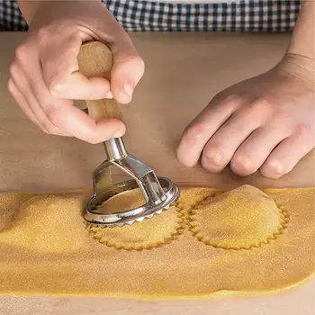 Kovové Kruhové Námestie Cookie Tortu Pečivo Formy Fréza Pečiatka s Drevenou Rukoväťou Kolo Kus Rezačka